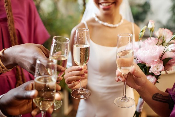 Trouver le champagne idéal pour un mariage réussi